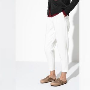 Birkenstock Boston COLOR:
Tobacco Brown
Oiled Leather